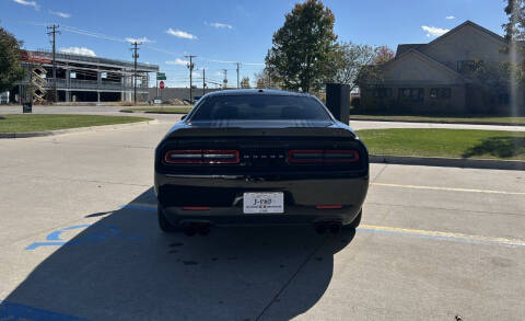 2016 Dodge Challenger R/T Shaker