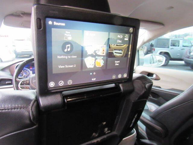 2017 Chrysler Pacifica Touring-L Plus