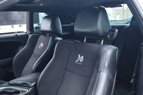 2016 Dodge Challenger 392 HEMI Scat Pack Shaker