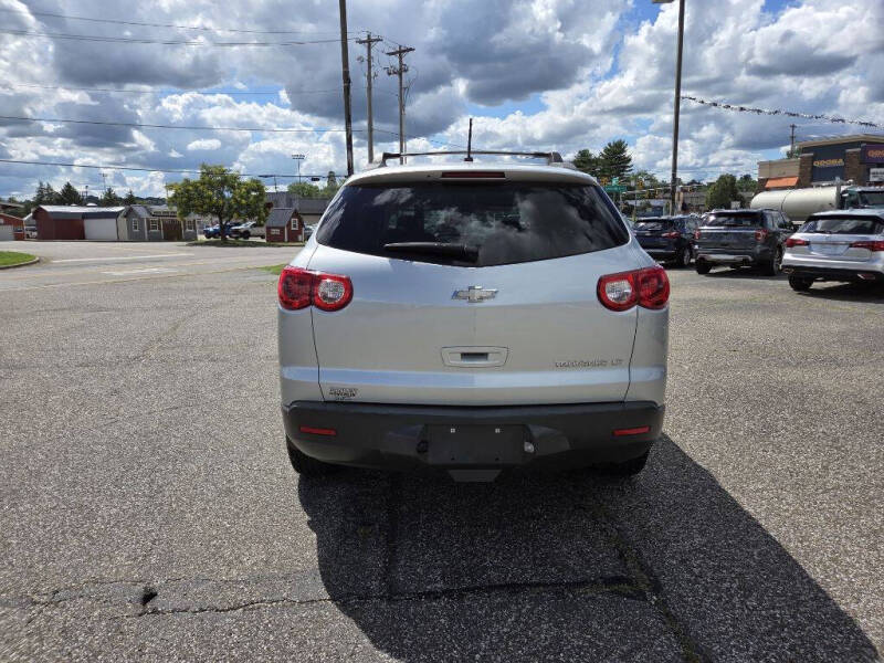 2012 Chevrolet Traverse LS - Photo 6