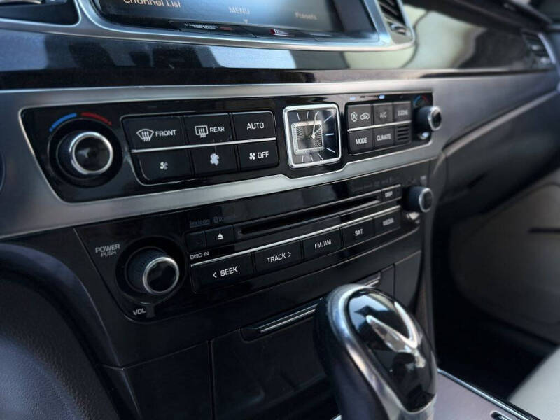 2016 Hyundai Equus Signature