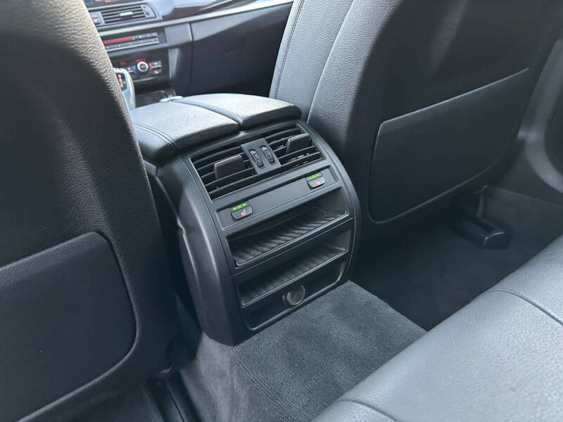 2015 BMW 5 Series 528i xDrive