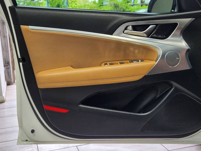 2022 Genesis G70