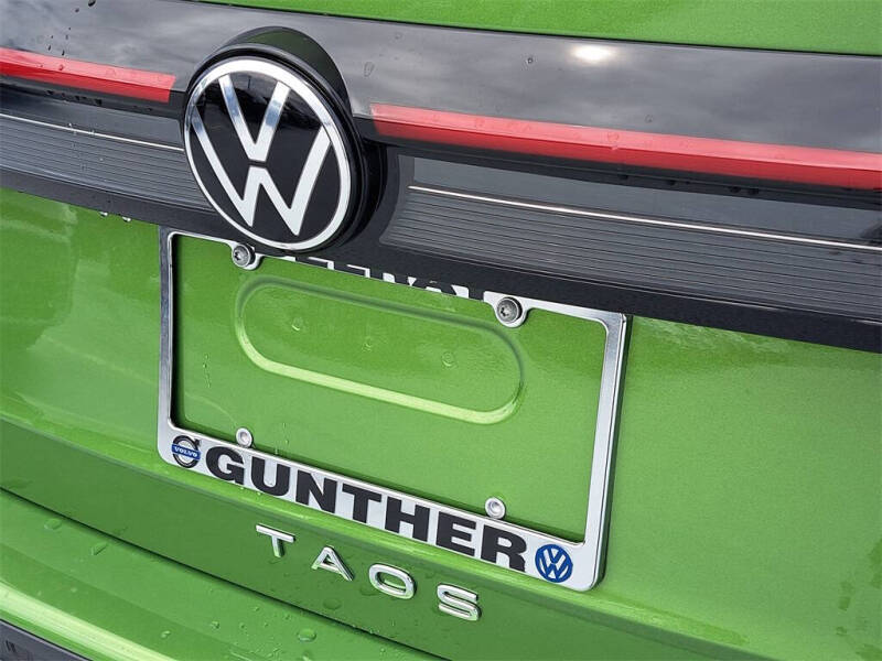 2025 Volkswagen Taos SE