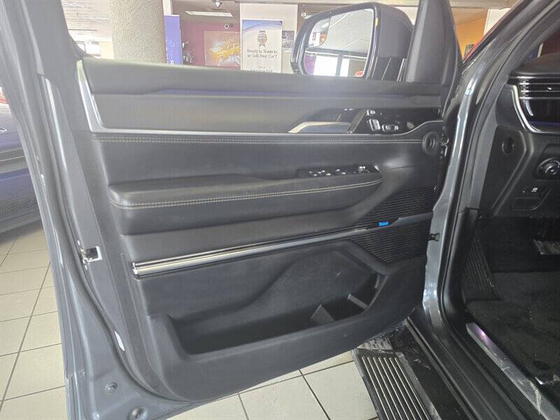 2022 Jeep Grand Wagoneer Series II