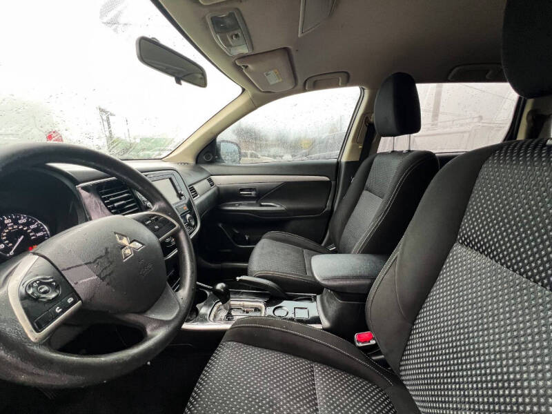 2018 Mitsubishi Outlander ES