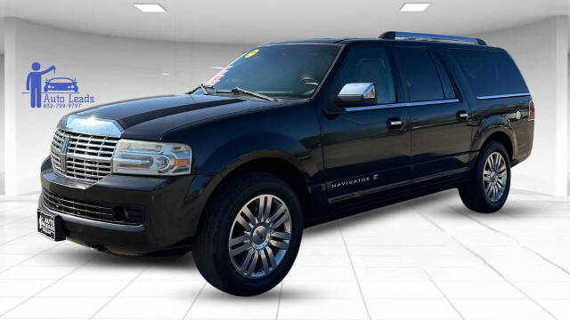 2011 Lincoln Navigator L for sale at AUTO LEADS in Pasadena, TX