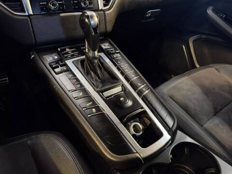 2015 Porsche Macan S