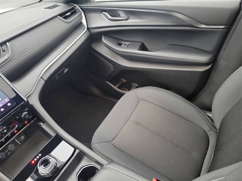 2024 Jeep Grand Cherokee Laredo X