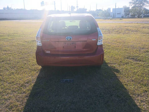 2013 Toyota Prius v Five