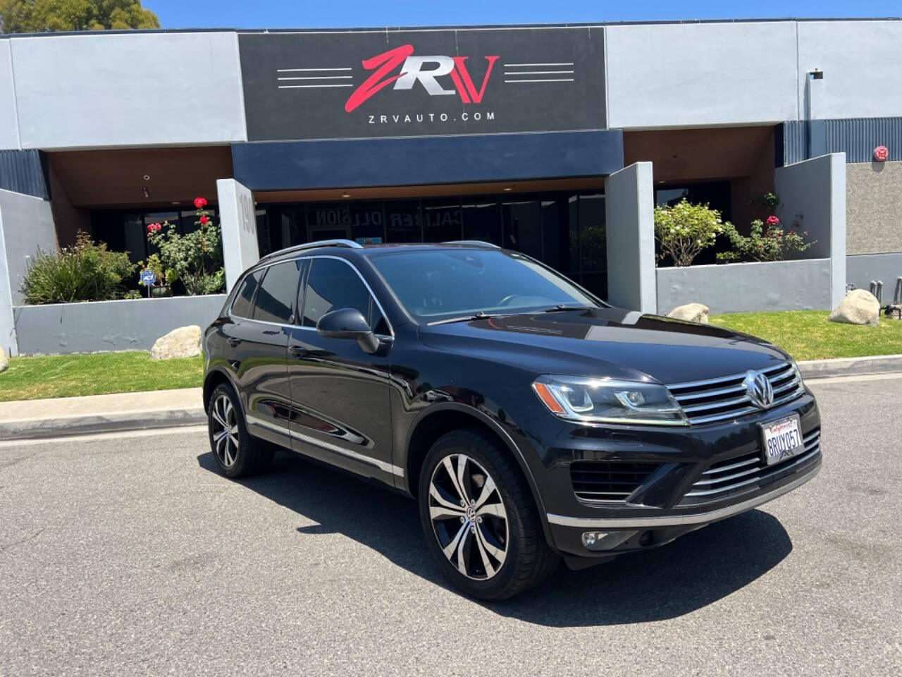 2017 Volkswagen Touareg for sale at ZRV AUTO INC in Brea, CA