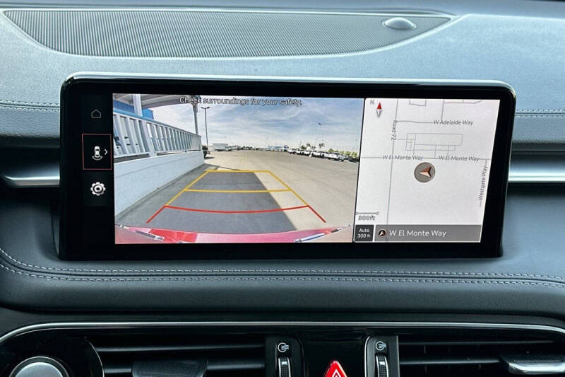 2022 Genesis G70