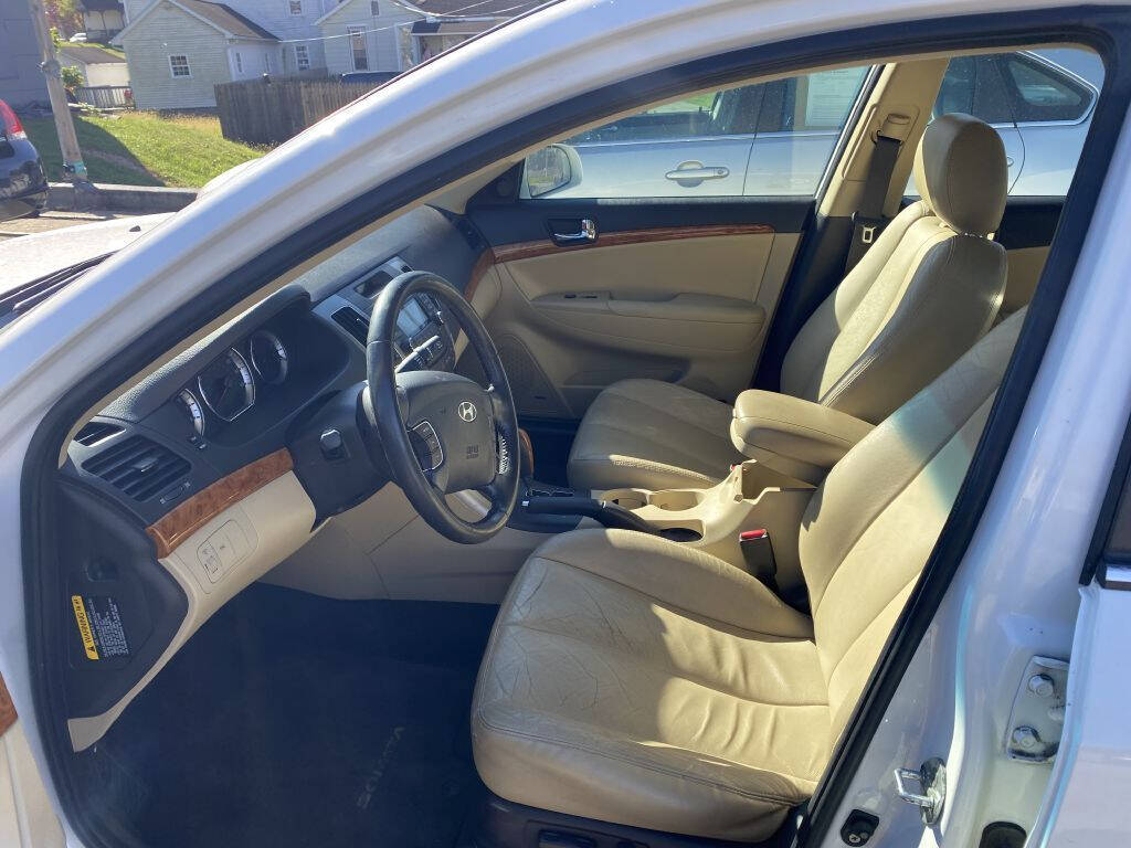 2009 Hyundai SONATA for sale at Main Street Auto Sales in Zanesville, OH