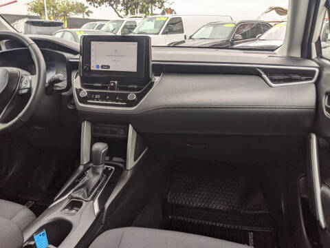 2025 Toyota Corolla Cross LE