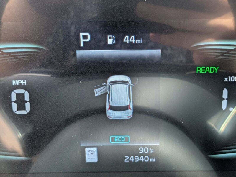 2024 Kia Niro SX