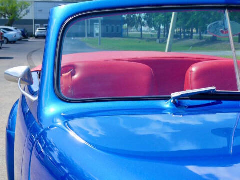 1948 Ford Super Deluxe