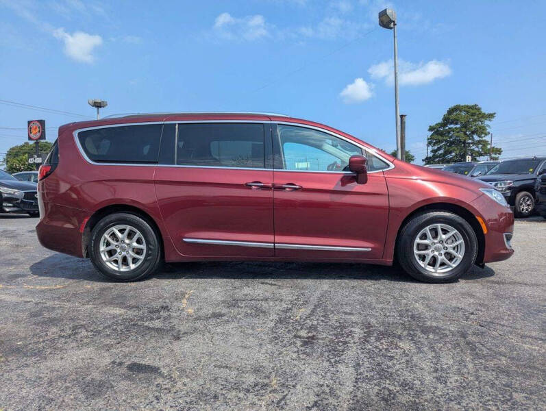 2020 Chrysler Pacifica Touring L