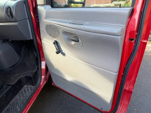 2005 Ford E-Series E-350 SD