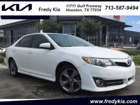 2014 Toyota Camry for sale at FREDY USED CAR SALES in Houston TX