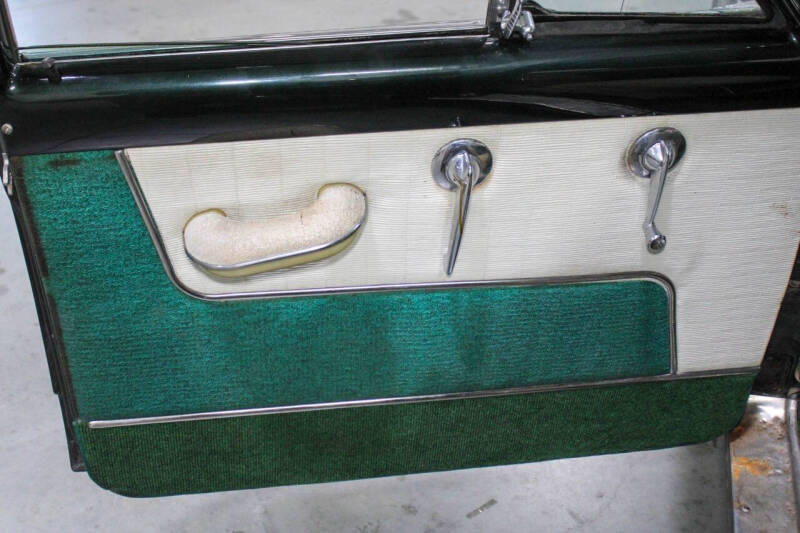 1953 Kaiser Manhattan