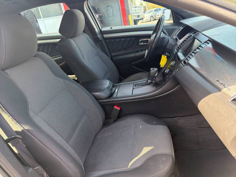 2013 Ford Taurus SEL