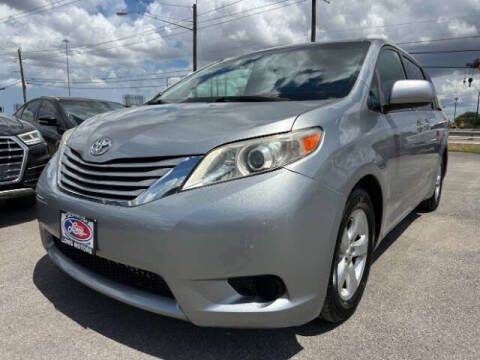 2017 Toyota Sienna LE 8-Passenger