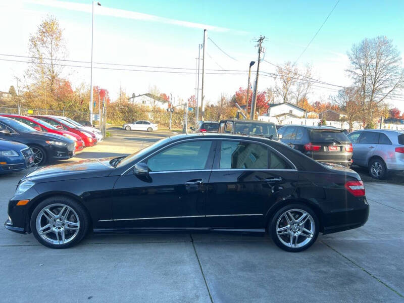 2011 Mercedes-Benz E-Class E550 Luxury photo 4