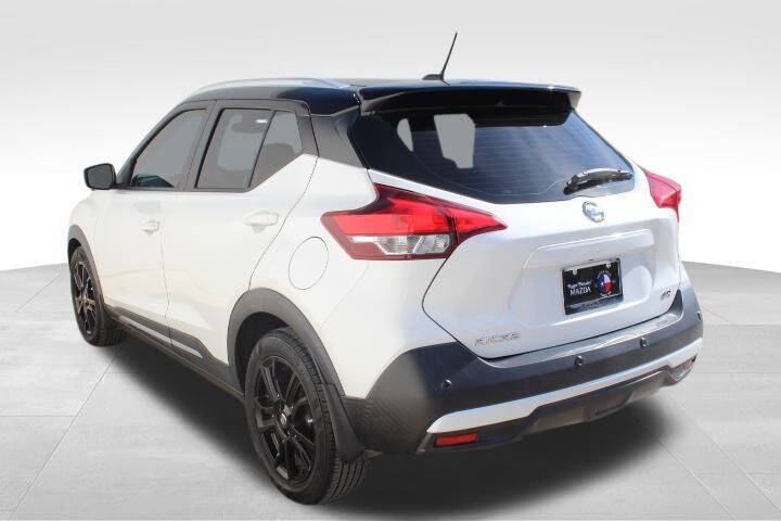 2020 Nissan Kicks SR