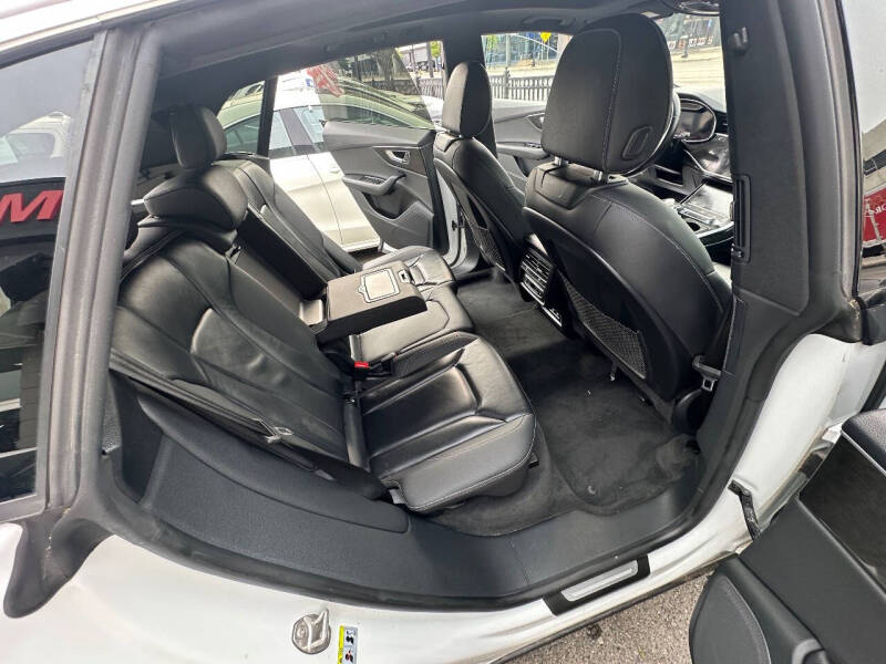 2019 Audi Q8 quattro Premium 55 TFSI