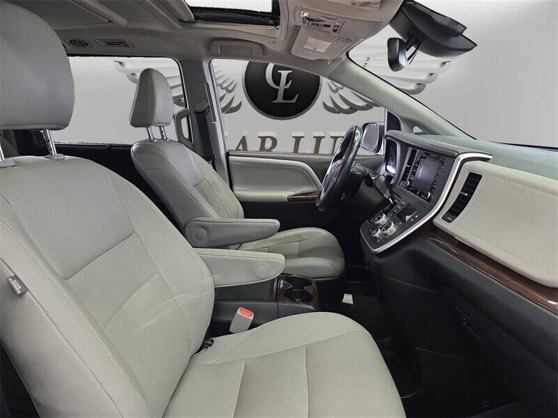 2020 Toyota Sienna Limited Premium 7-Passenger