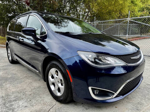 2017 Chrysler Pacifica Touring-L Plus