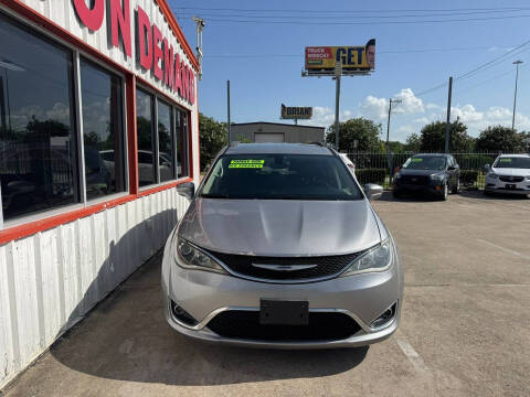 2017 Chrysler Pacifica Touring Plus