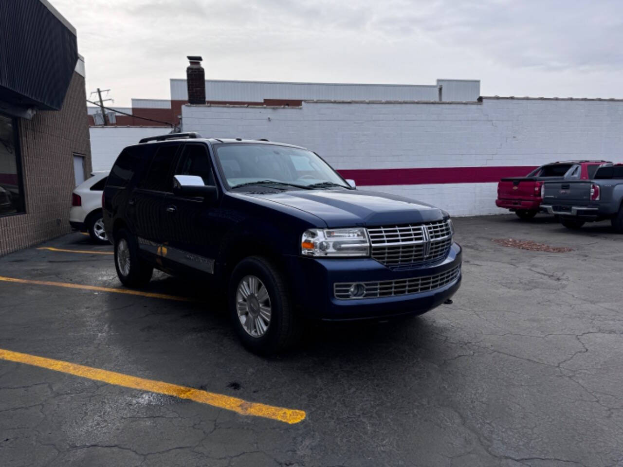 2013 Lincoln Navigator for sale at Dynasty Auto Sales in Eastpointe, MI