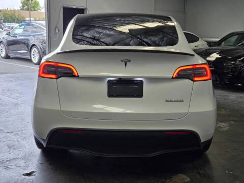 2023 Tesla Model Y Performance