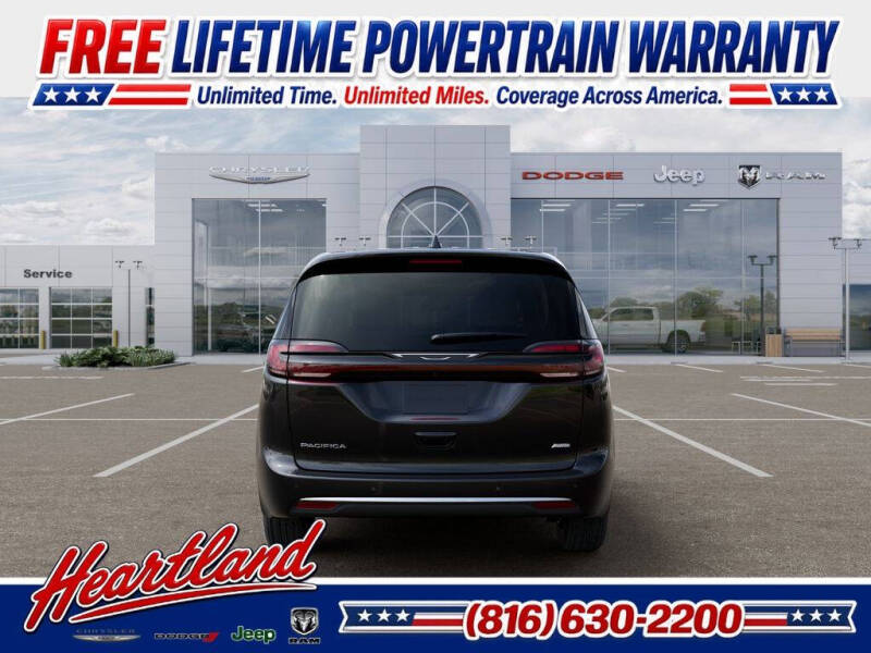 2027 Chrysler Pacifica Select