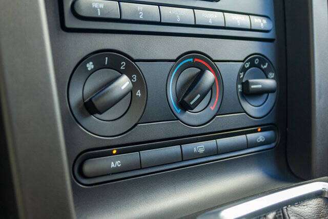 2008 Ford Mustang 17