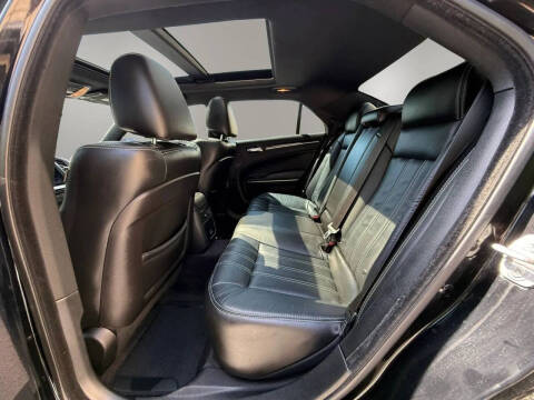 2017 Chrysler 300
