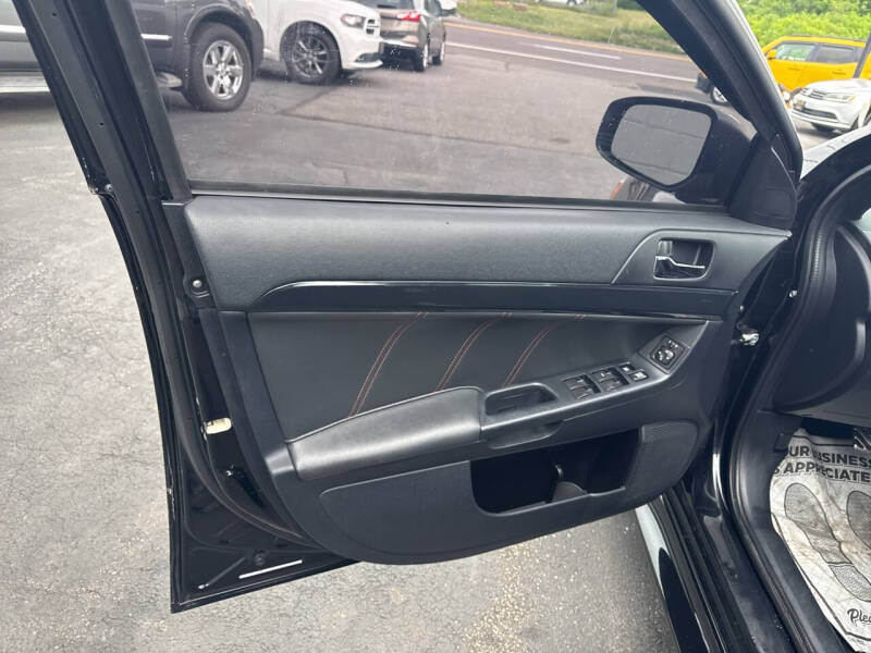 2017 Mitsubishi Lancer LE