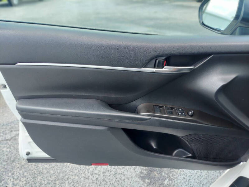 2022 Toyota Camry SE