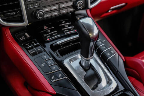 2017 Porsche Cayenne Platinum Edition