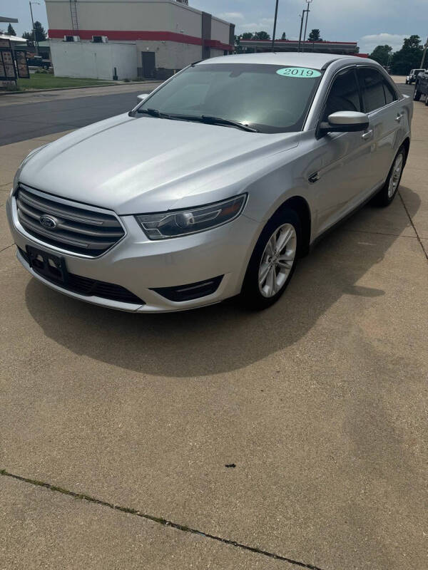 2019 Ford Taurus SEL