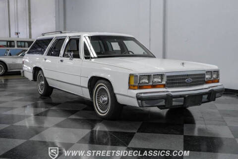 1990 Ford LTD Crown Victoria