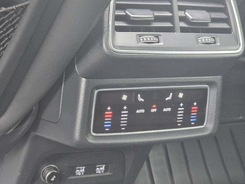 2019 Audi e-tron quattro Premium Plus