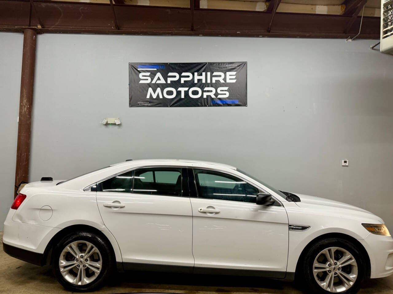 2017 Ford Taurus for sale at Sapphire Motors in Gurnee, IL