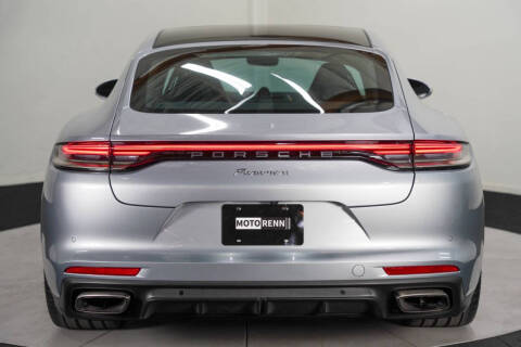 2022 Porsche Panamera Platinum Edition