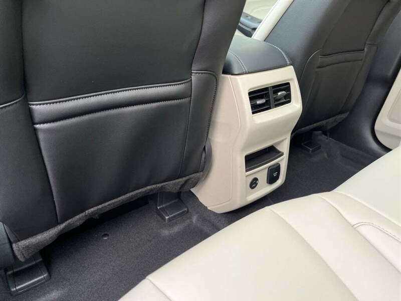 2021 Ford Edge Titanium