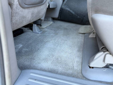 2005 Toyota Sienna LE 7 Passenger