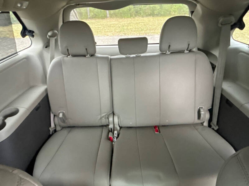 2017 Toyota Sienna XLE 7-Passenger