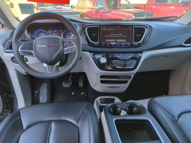 2023 Chrysler Pacifica Touring L