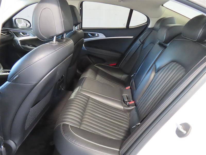 2022 Genesis G70